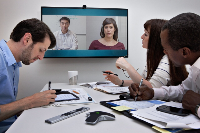 Polycom RealPresence Group 310 — система для видеоконференцсвязи