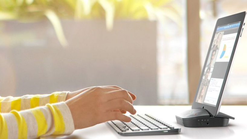 Logitech Mobile Speakerphone P710e — беспроводной спикерфон для мобильных устройств Bluetooth/NFS