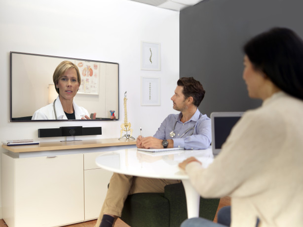 Polycom Studio USB — лучшая интеллектуальная USB видеокамера с разрешением 4K и автоматическим наведением на говорящего