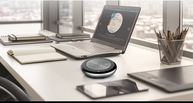 Yealink CP700 with BT50 — портативный спикерфон с USB-Bluetooth адаптером