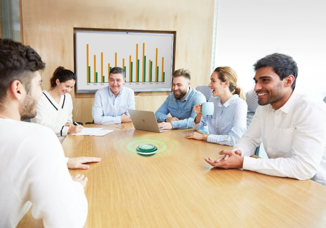 Yealink CP700 — профессиональный портативный спикерфон для работы с Microsoft Teams и Skype for Business