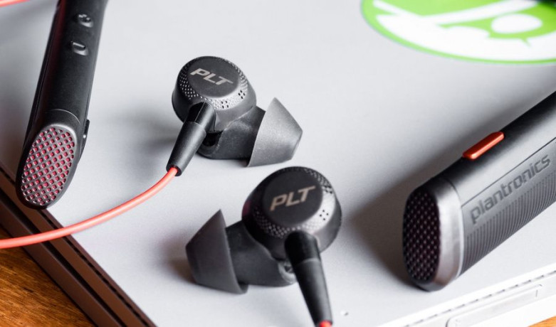 Plantronics Voyager 6200 — беспроводная Bluetooth гарнитура с креплением для ношения на шее