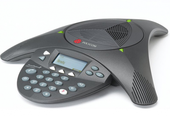 Polycom SoundStation 2 with LCD — лучший конференц-телефон c дисплеем для аналоговой линии